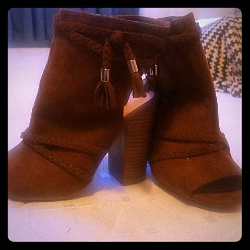 Ankle booties